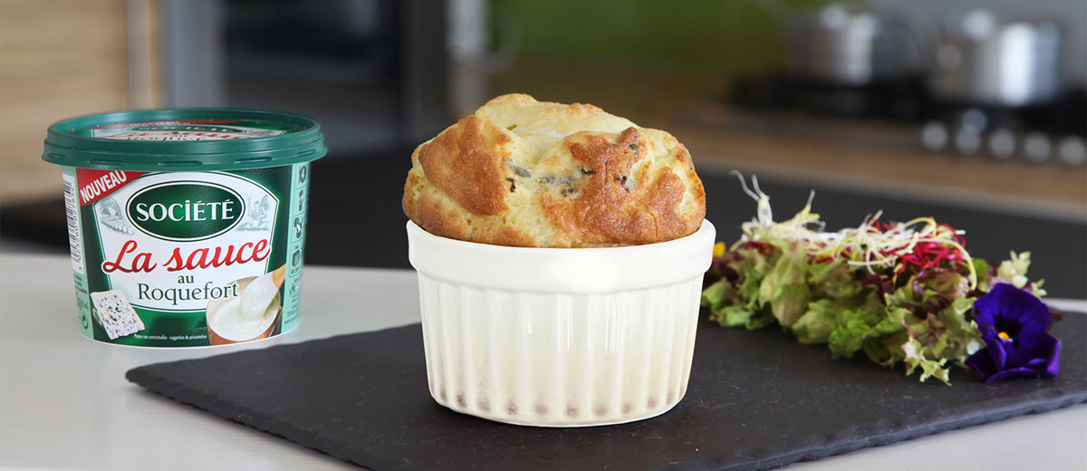 Soufflé à la Sauce au Roquefort Société